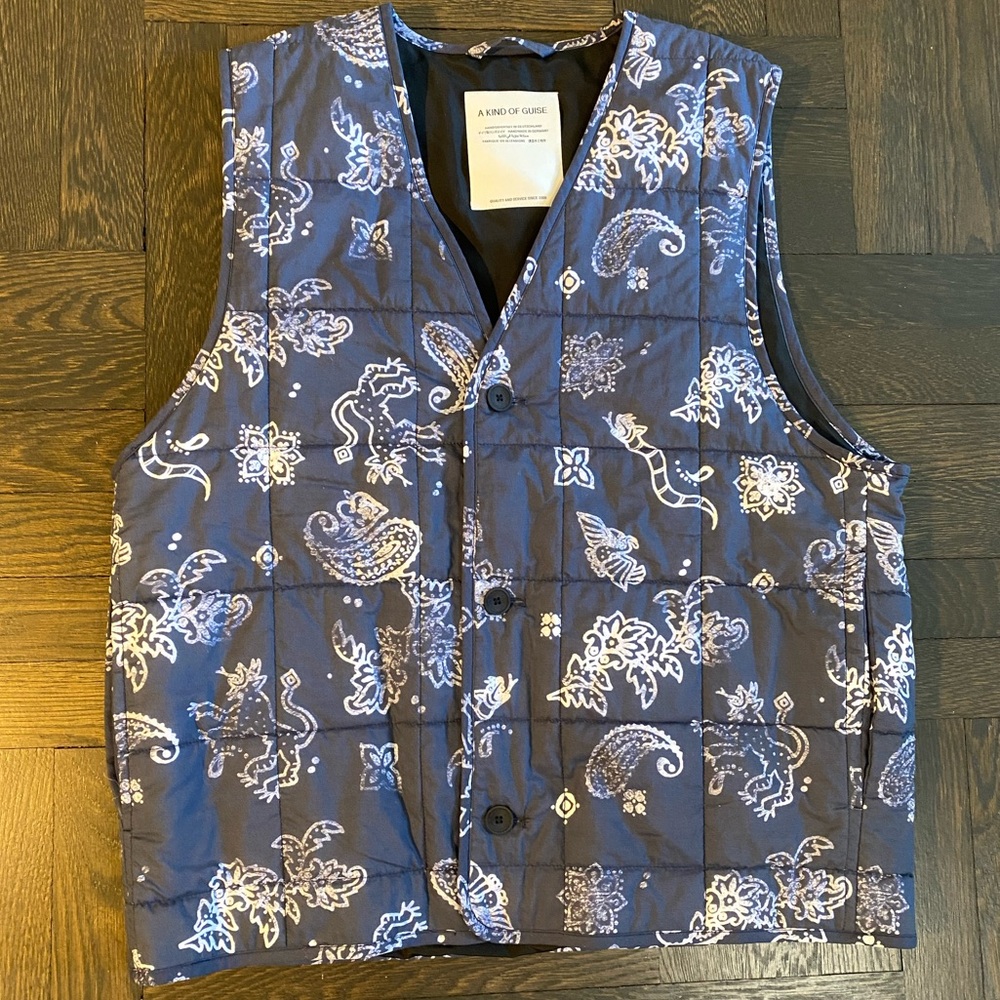 Men’s Quilted Vest Size L Blue Paisley by A Kind Of Guise
